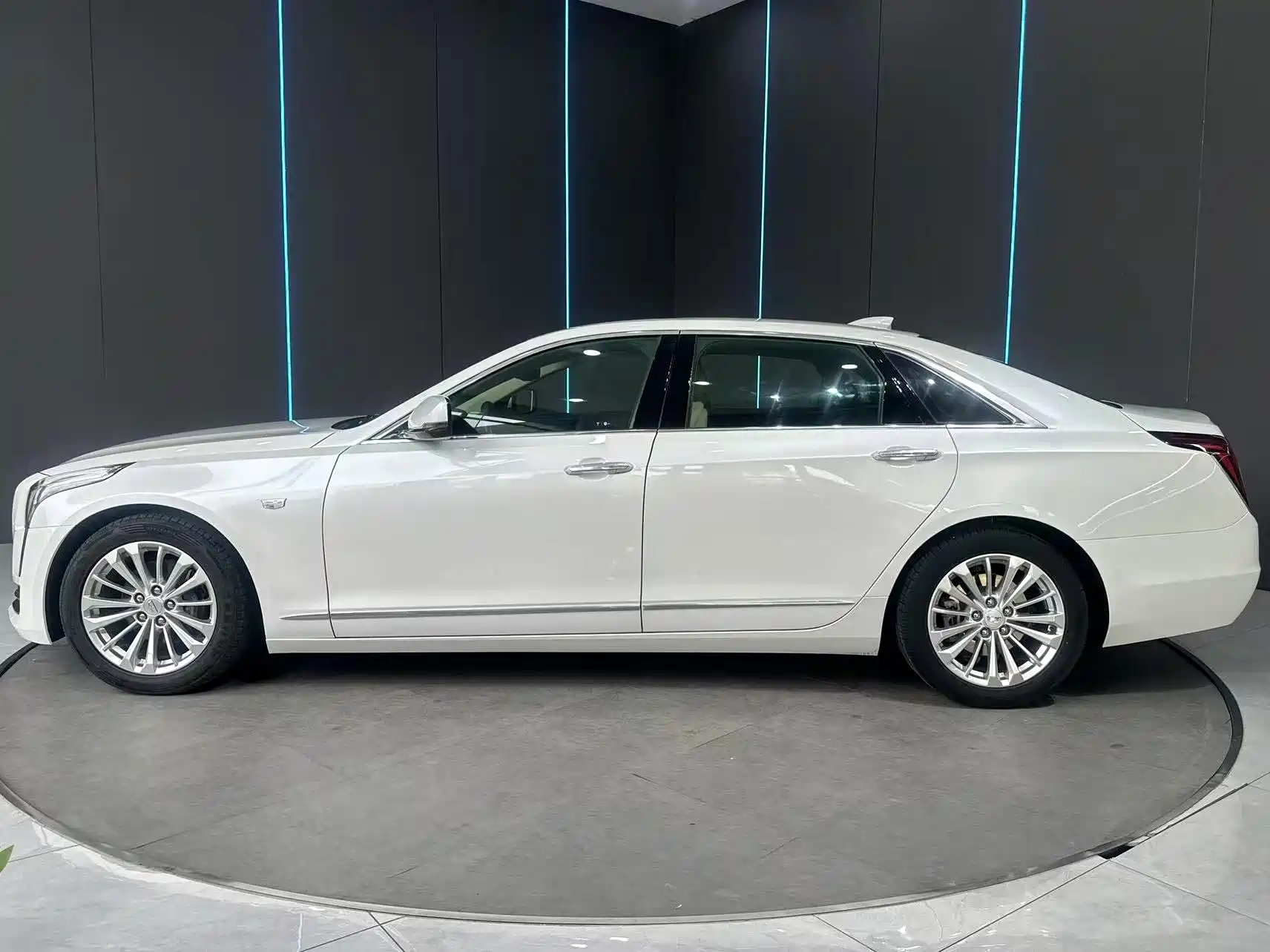 Фото 4 - Cadillac CT6