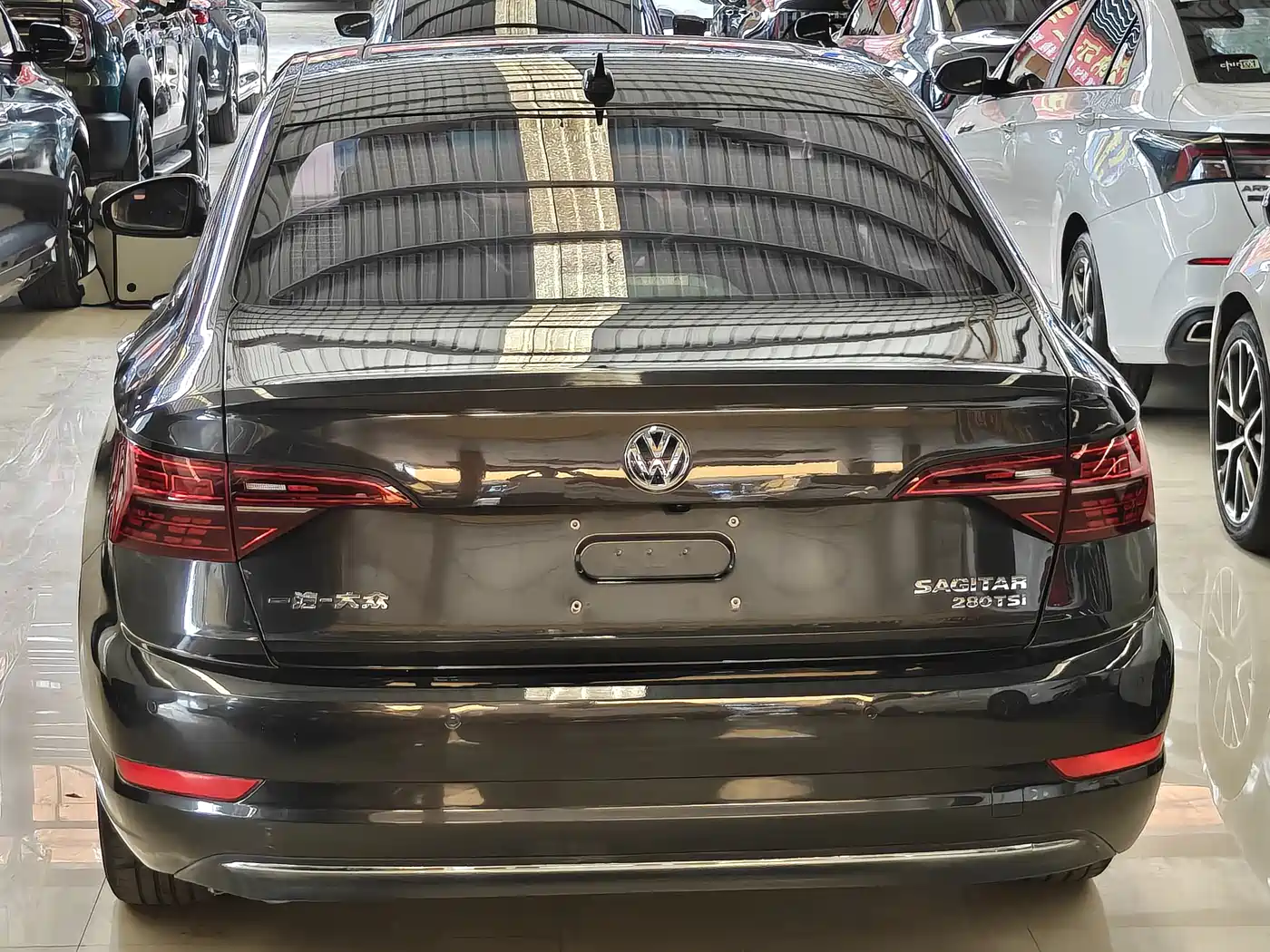VOLKSWAGEN SAGITAR