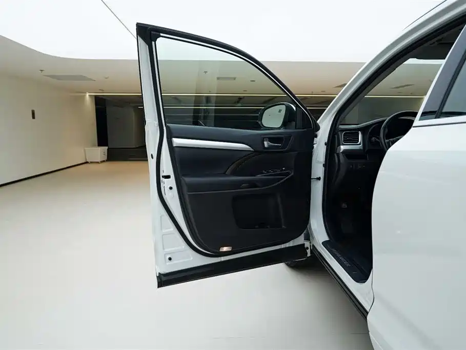 Toyota Highlander 2018 2.0T 4WD Luxury 7-seater (China V) фото 17