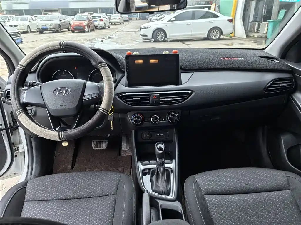 Hyundai Elantra 2018 1.6L Automatic Pleasing Edition GL China VI фото 8