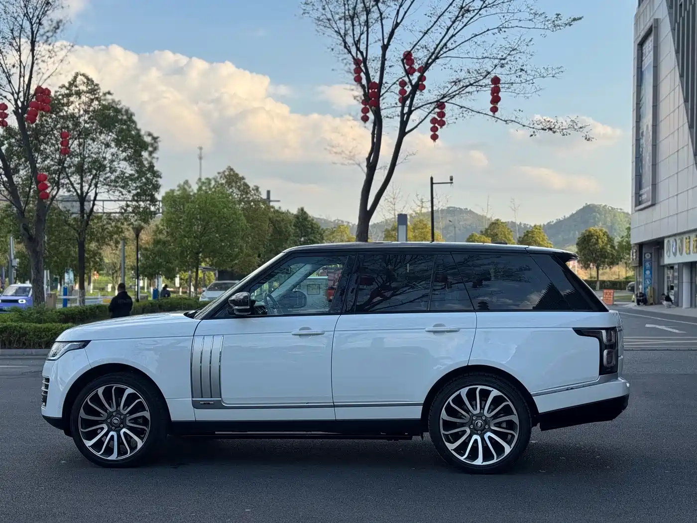 Land Rover Range Rover 2014 3.0 SC V6 Vogue фото 4