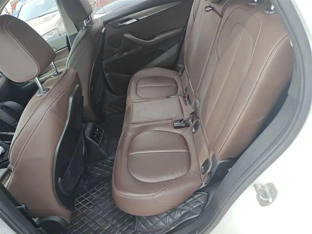 BMW X1 2019 sDrive18Li Premium Model фото 10