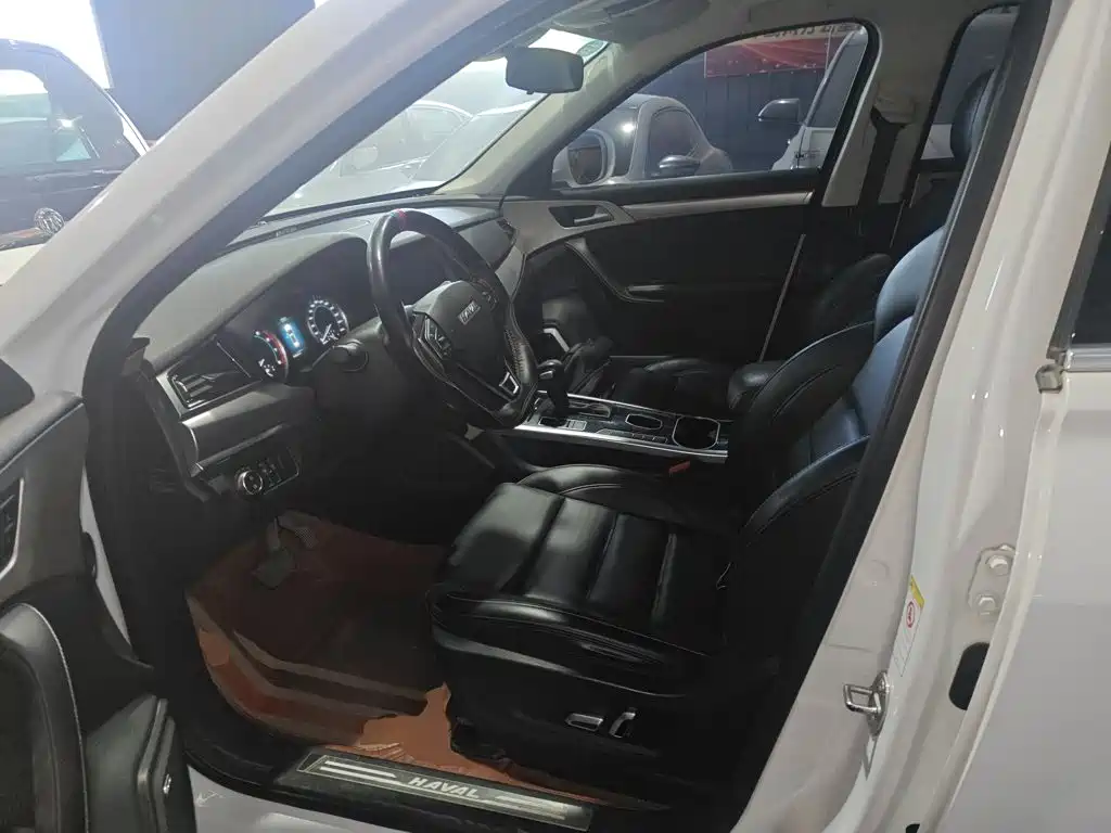 Photo 7 - Haval H7