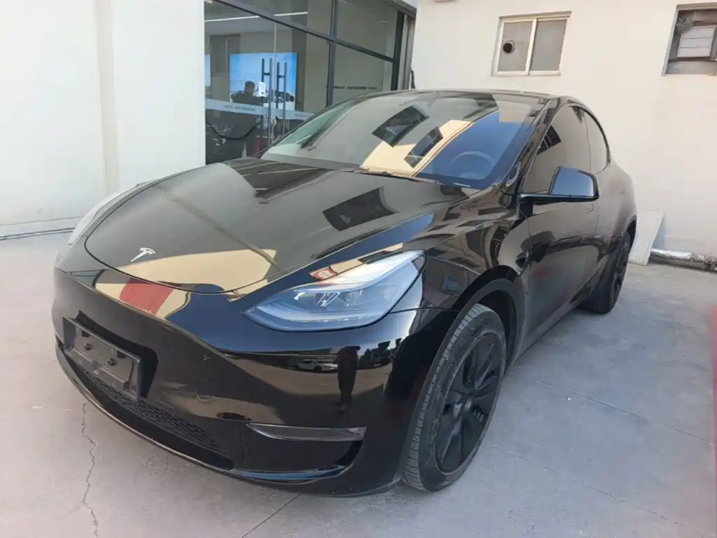 Фото 1 - Tesla Model Y