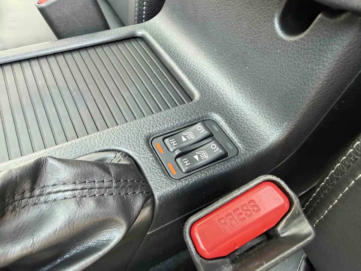 Subaru XV 2012 2.0i Luxury Edition фото 10