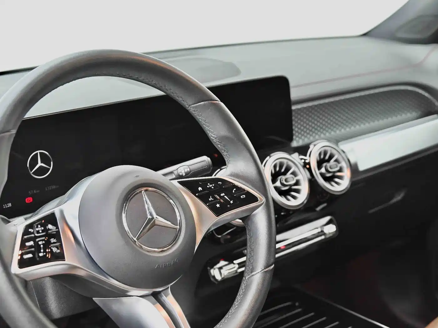 Mercedes-Benz GLB 2024 Facelift GLB 220 Style фото 35