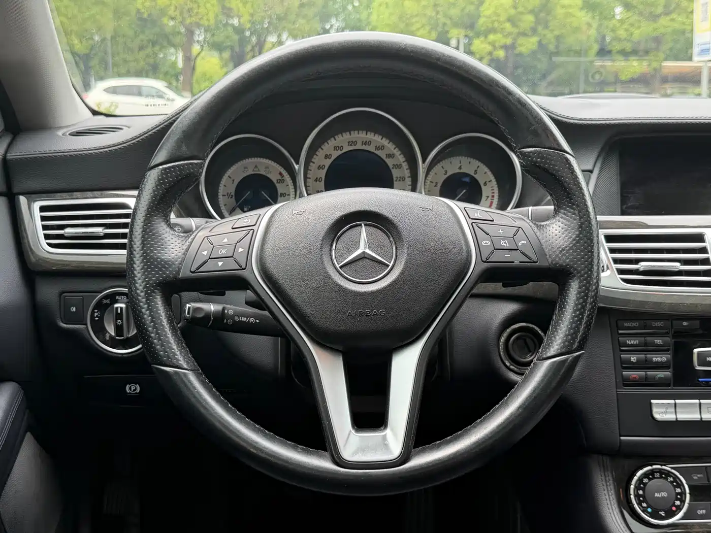 Mercedes-Benz CLS 2012 CLS 300 CGI фото 8