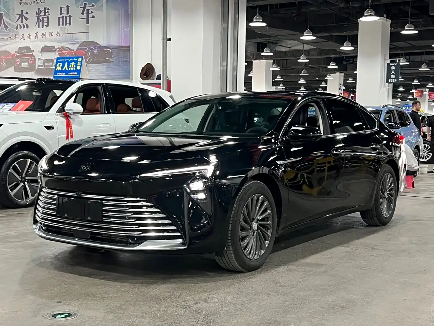 Buick LaCrosse 2025 Model 28T Platinum Edition