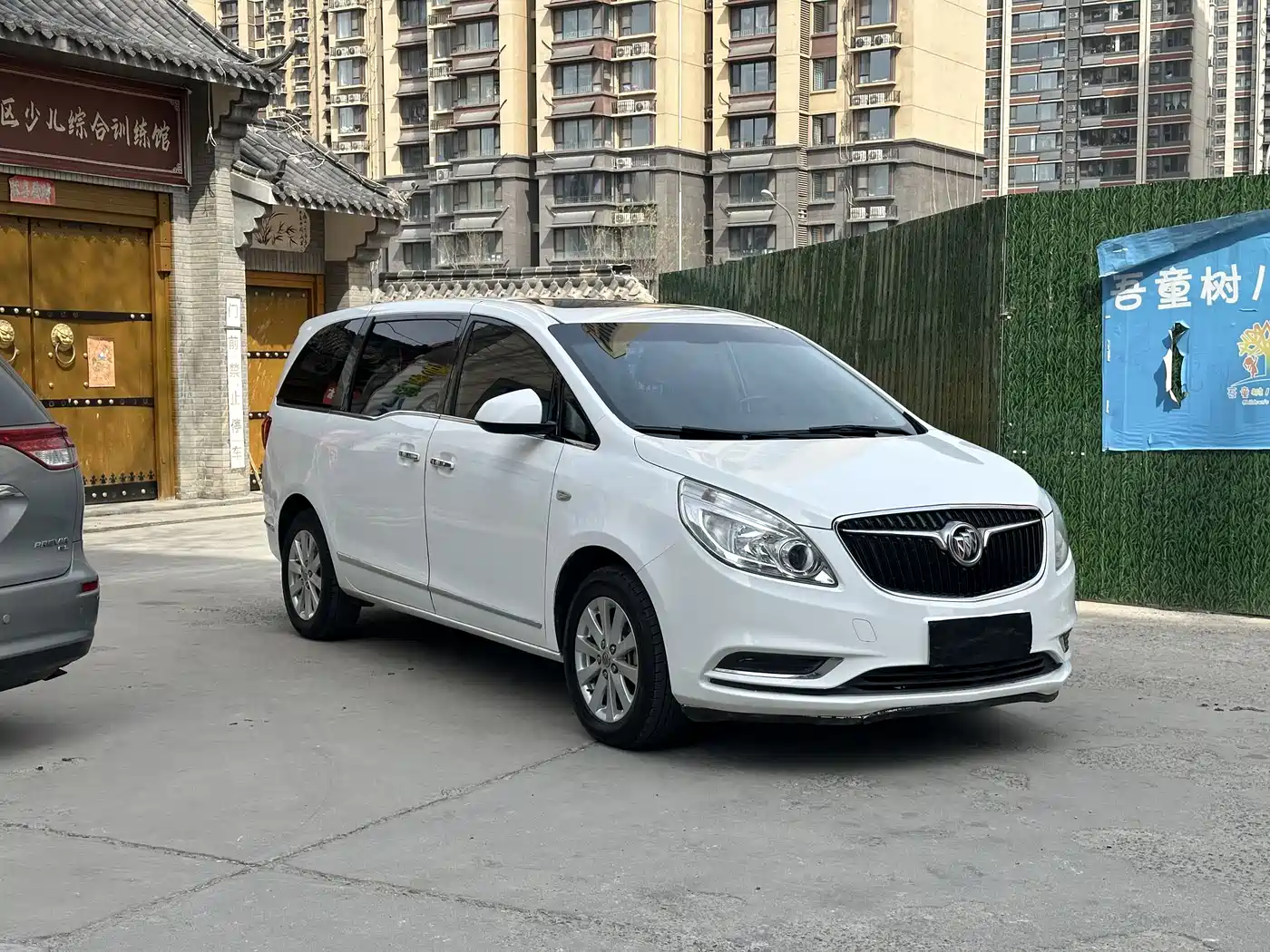 Buick GL8 2018 28T Luxury Model China VI фото 3