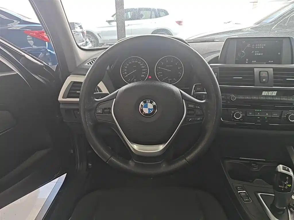 BMW 1 Series (Import) 2016 118i Leading фото 11