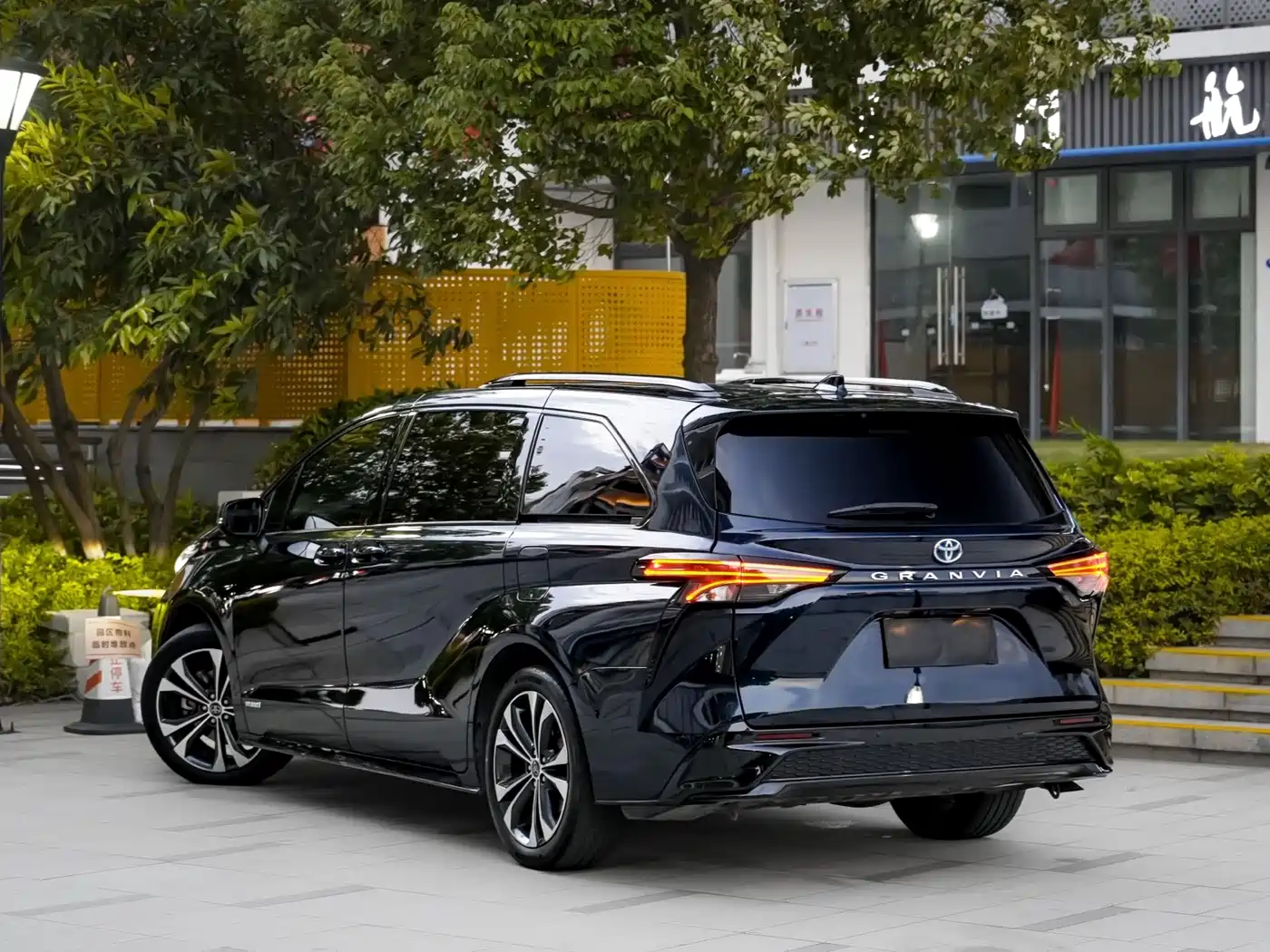 Toyota Granvia 2023 2023 2.5L Hybrid Flagship VIP Edition