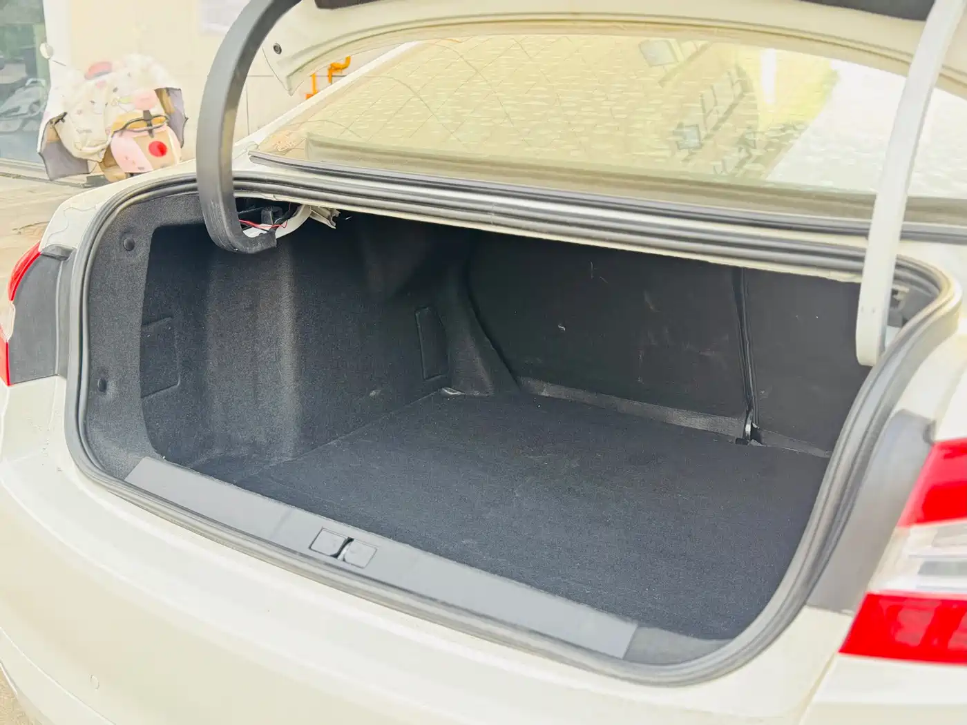 Peugeot 408 2015 Model 1.2T Automatic Luxury Edition фото 14