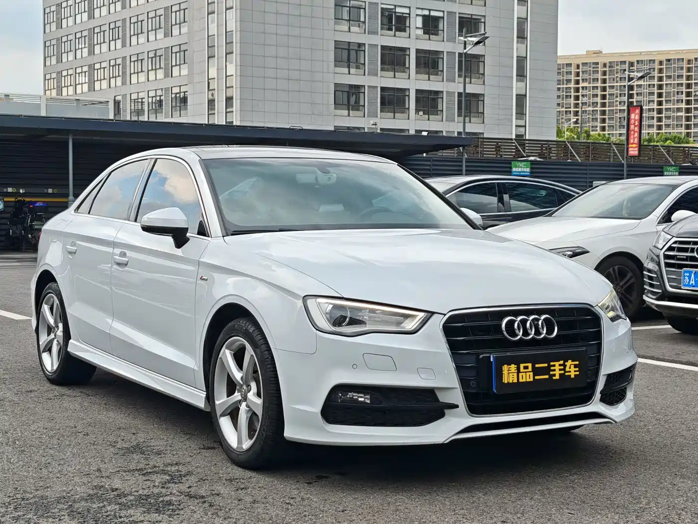 Audi A3 (Import) 2016 2015 Limousine 45 TFSI S line Luxury