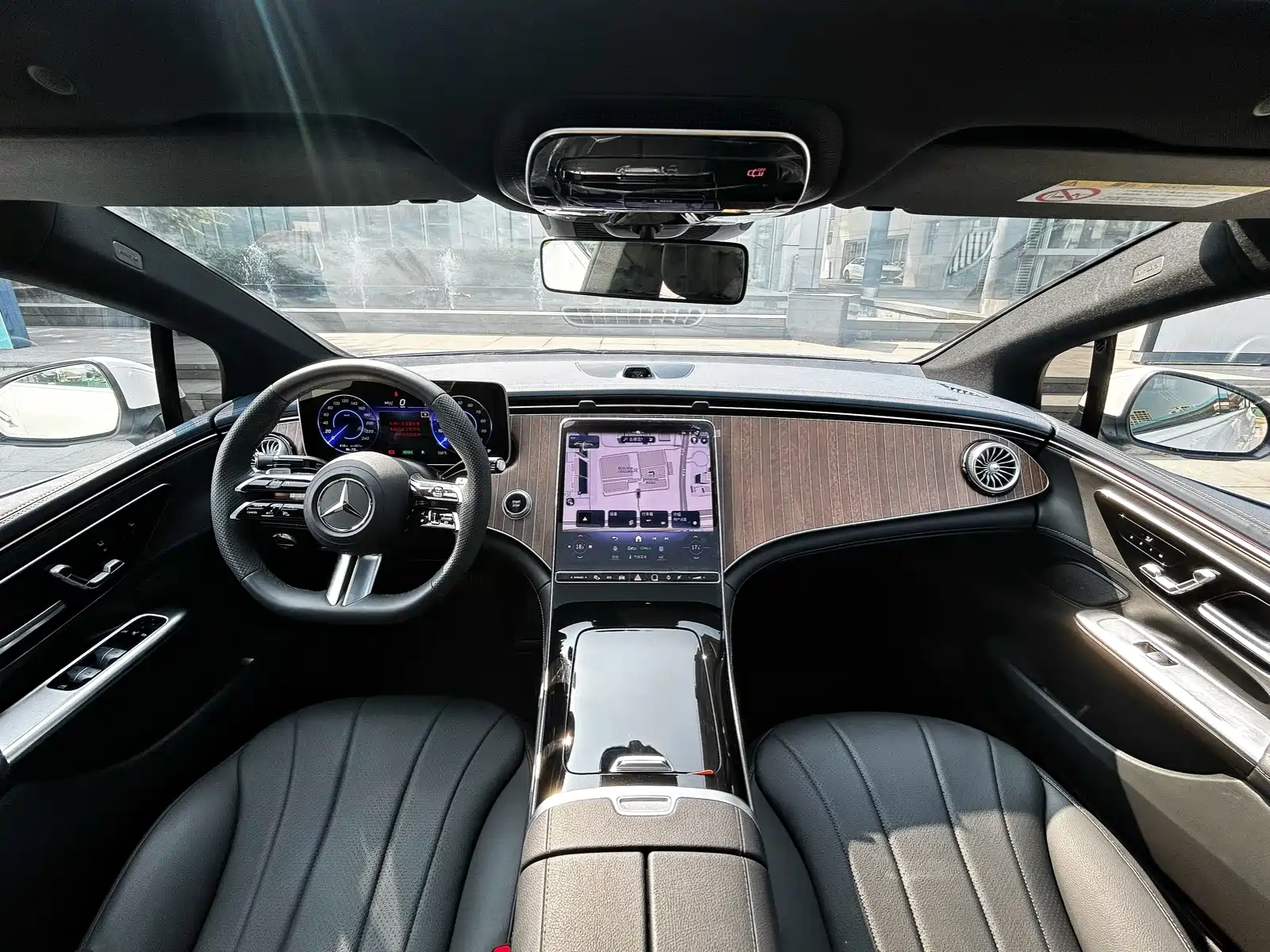 Фото 8 - Mercedes-Benz EQE