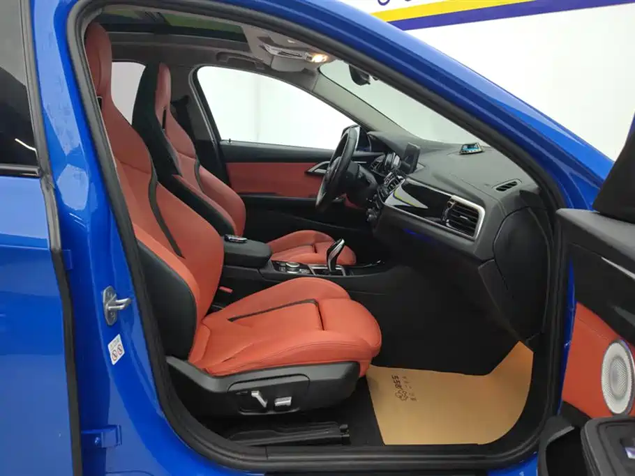 Фото 8 - BMW 1 Series