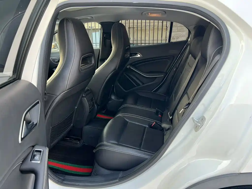 Mercedes-Benz GLA 2015 2015 GLA 220 4MATIC Luxury
