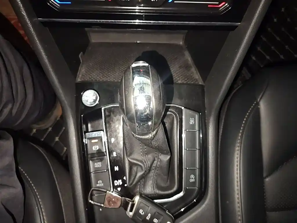 VOLKSWAGEN TUYUE
