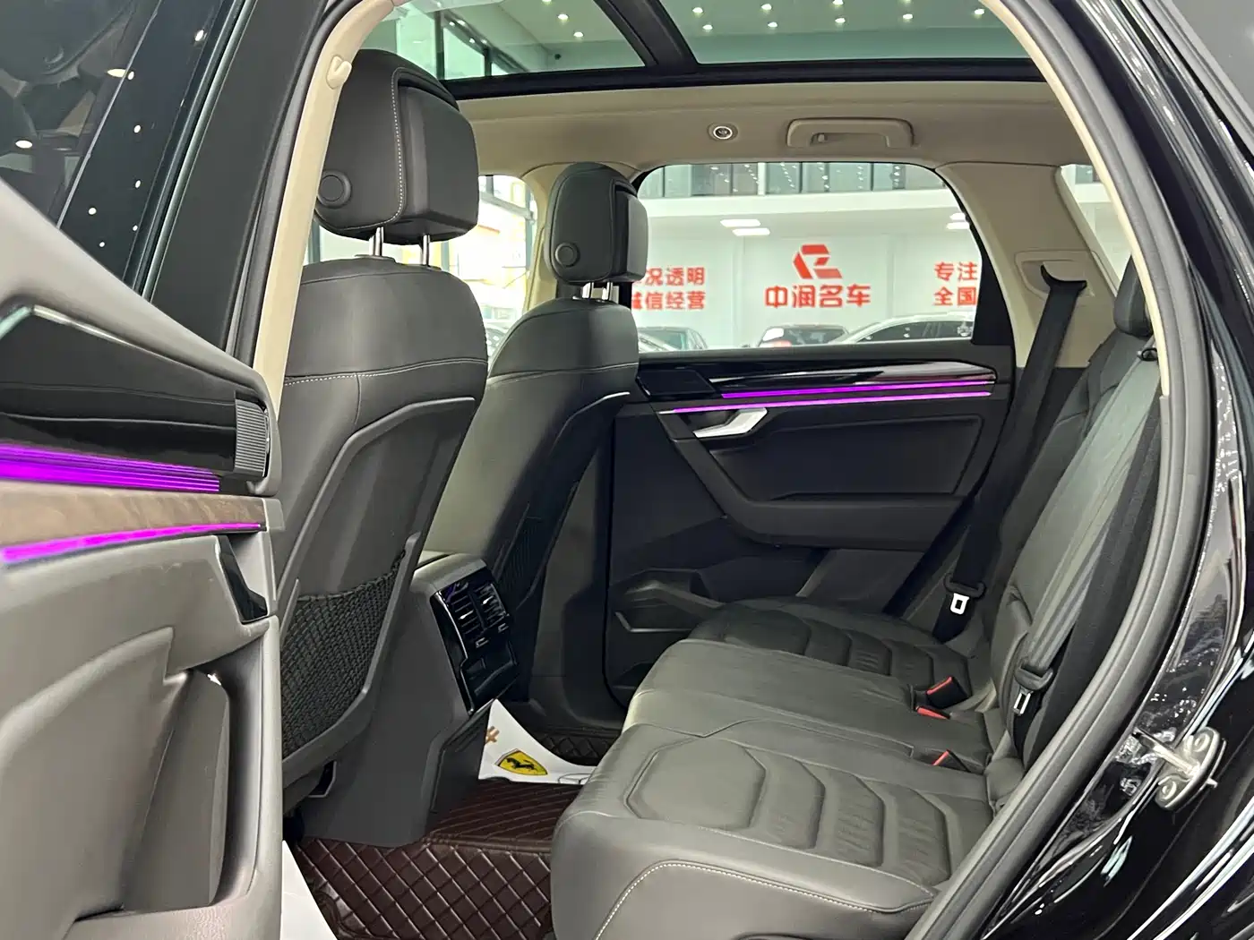Volkswagen Touareg 2019 3.0TSI Sharp Edge Edition China VI фото 19
