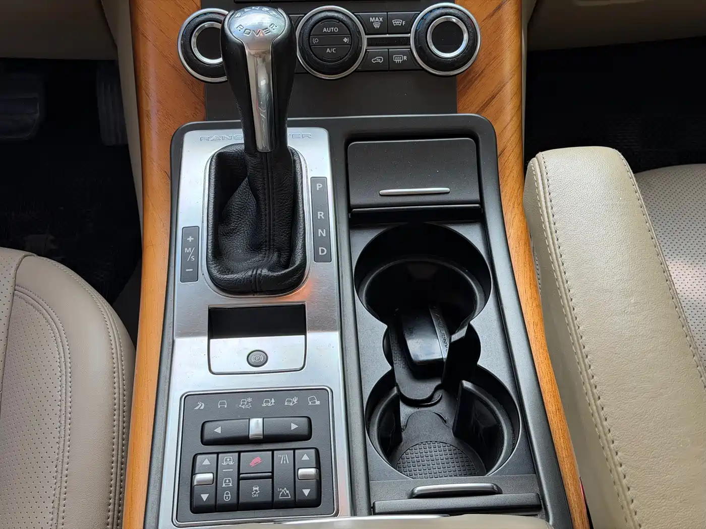 Land Rover Range Rover Sport 2013 3.0 TDV6 Diesel фото 8