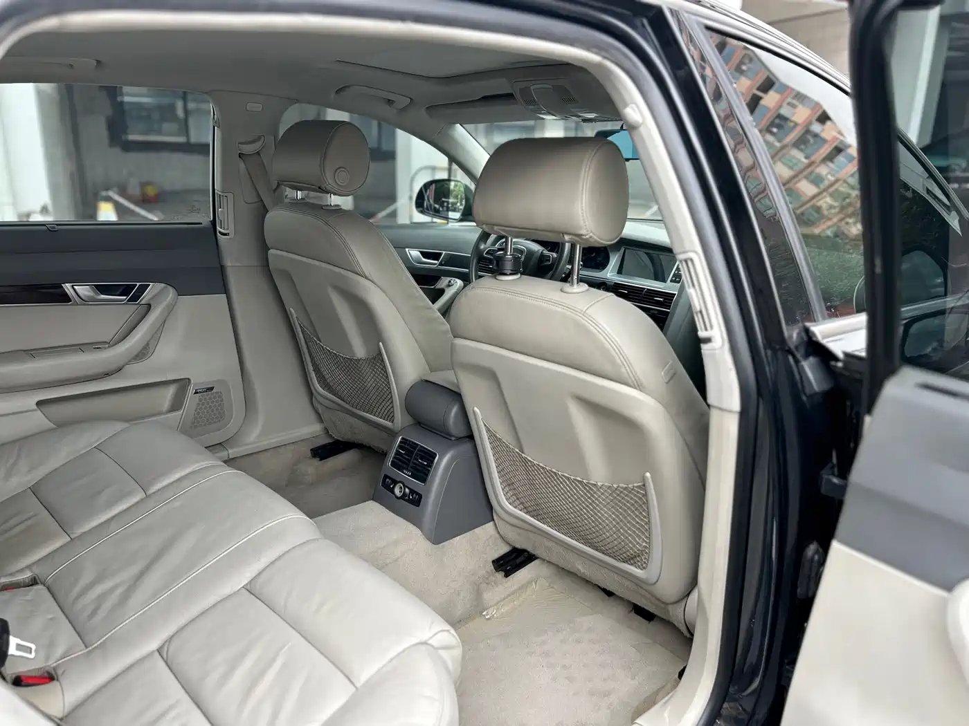 Audi A6L 2010 2.7 TDI фото 29