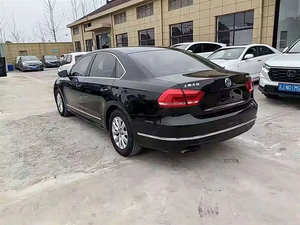 Photo 9 - Volkswagen Passat
