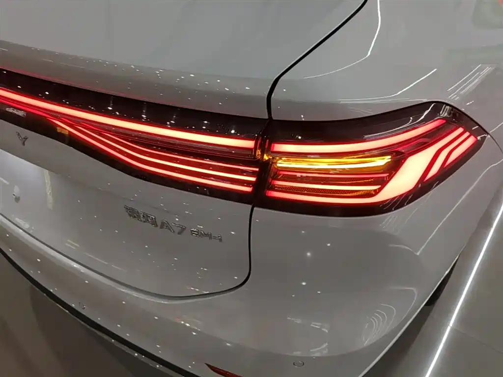 Geely Galaxy Galaxy A7 2025 EM-i фото 8