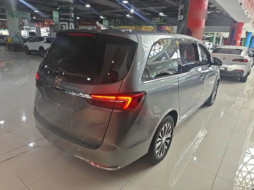 Фото 7 - Buick GL8