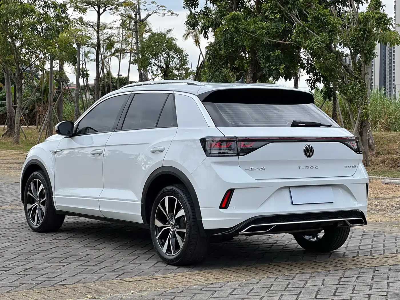 Volkswagen T-ROC 2023 300TSI DSG 2WD Dawn Edition фото 7