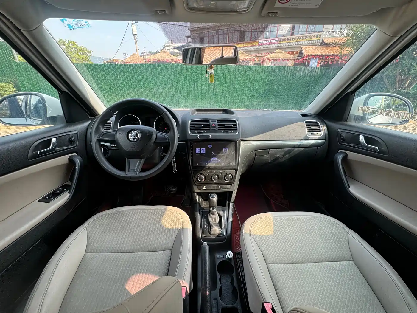Škoda Yeti 2014 1.4TSI DSG Color Edition фото 10