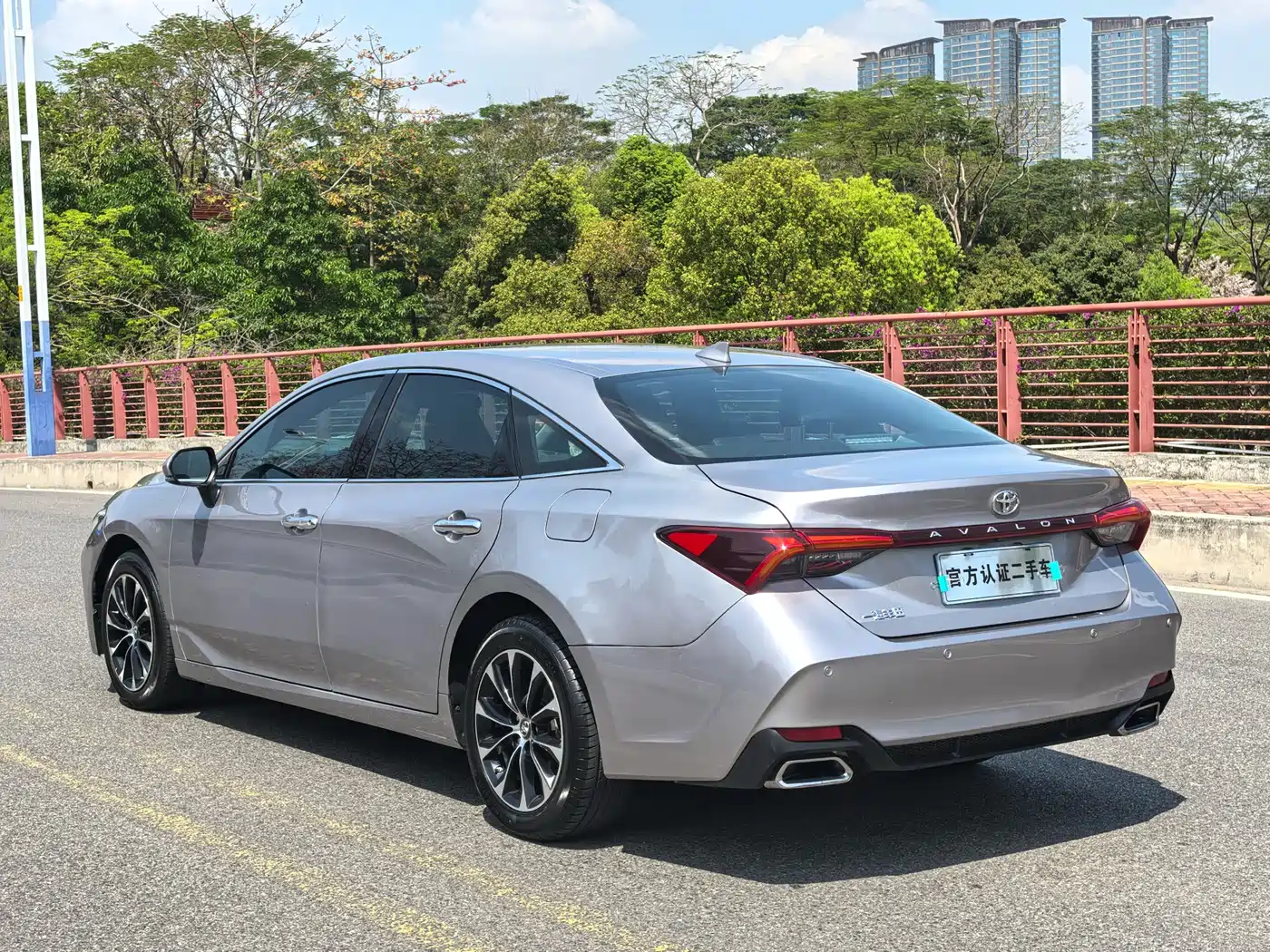 Toyota Avalon 2022 2.0L Luxury Edition фото 8