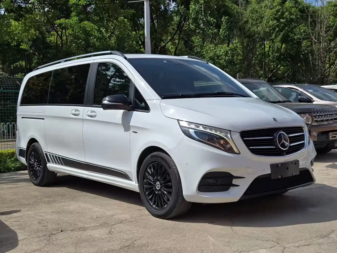 Mercedes-Benz V-Class 2018 V 260 AMG Sport Edition China V фото 3
