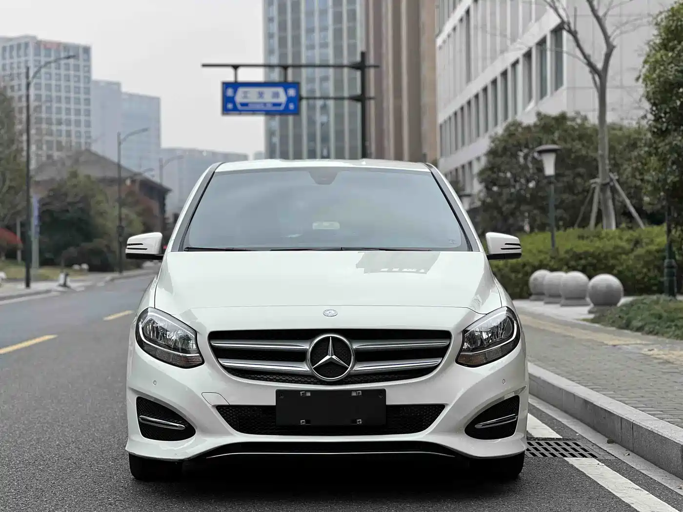 Mercedes-Benz B-Class 2017 B 180 фото 2