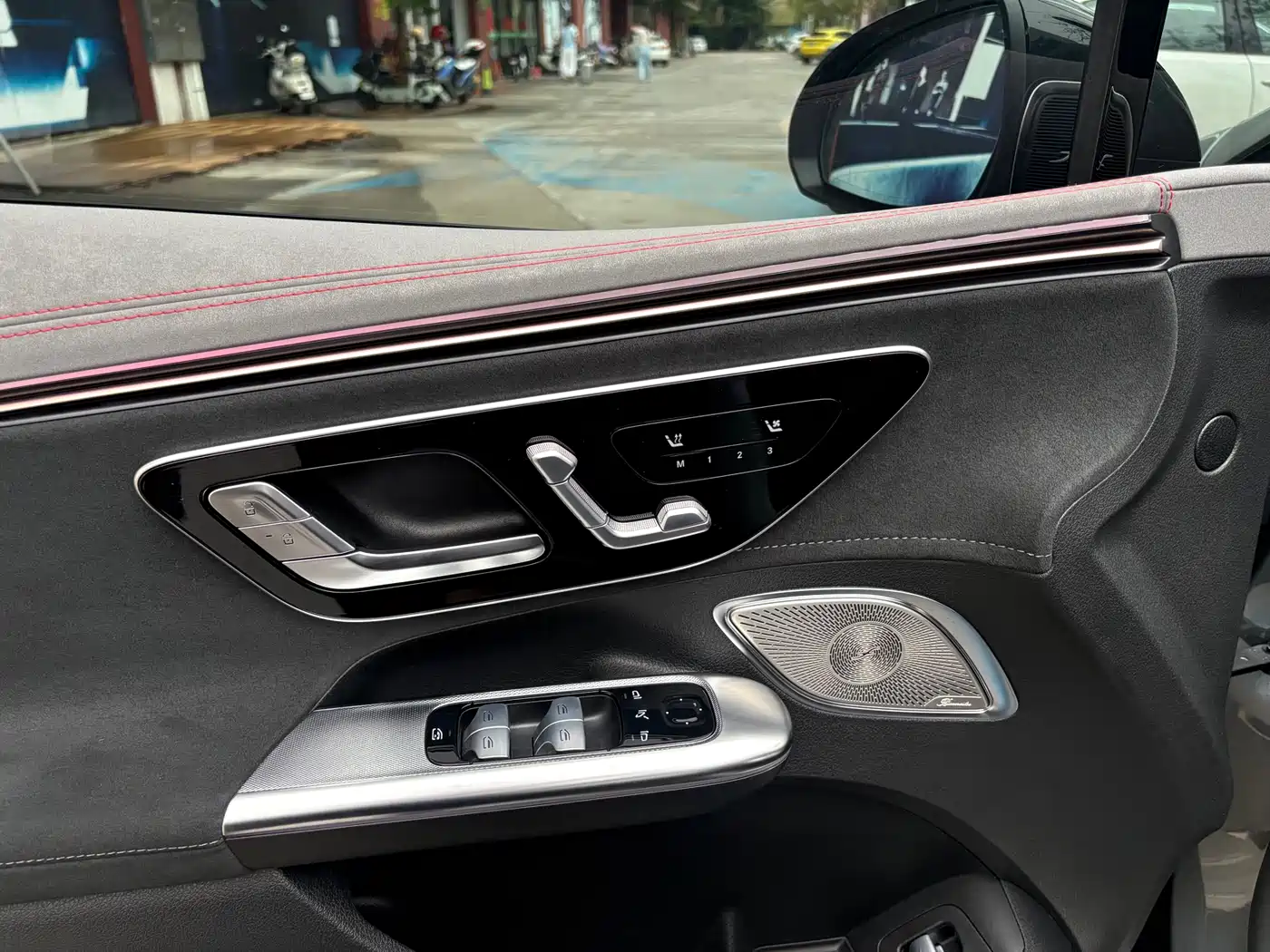 MERCEDES-BENZ EQE AMG