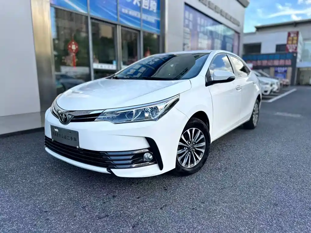 Фото 1 - Toyota Corolla