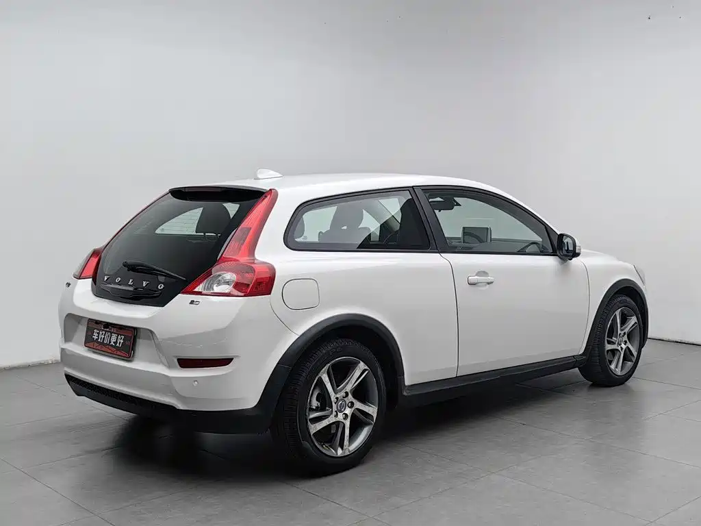Volvo C30 2013 2013 2.0L Dynamic Edition
