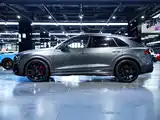 Photo 4 - Audi RS Q8