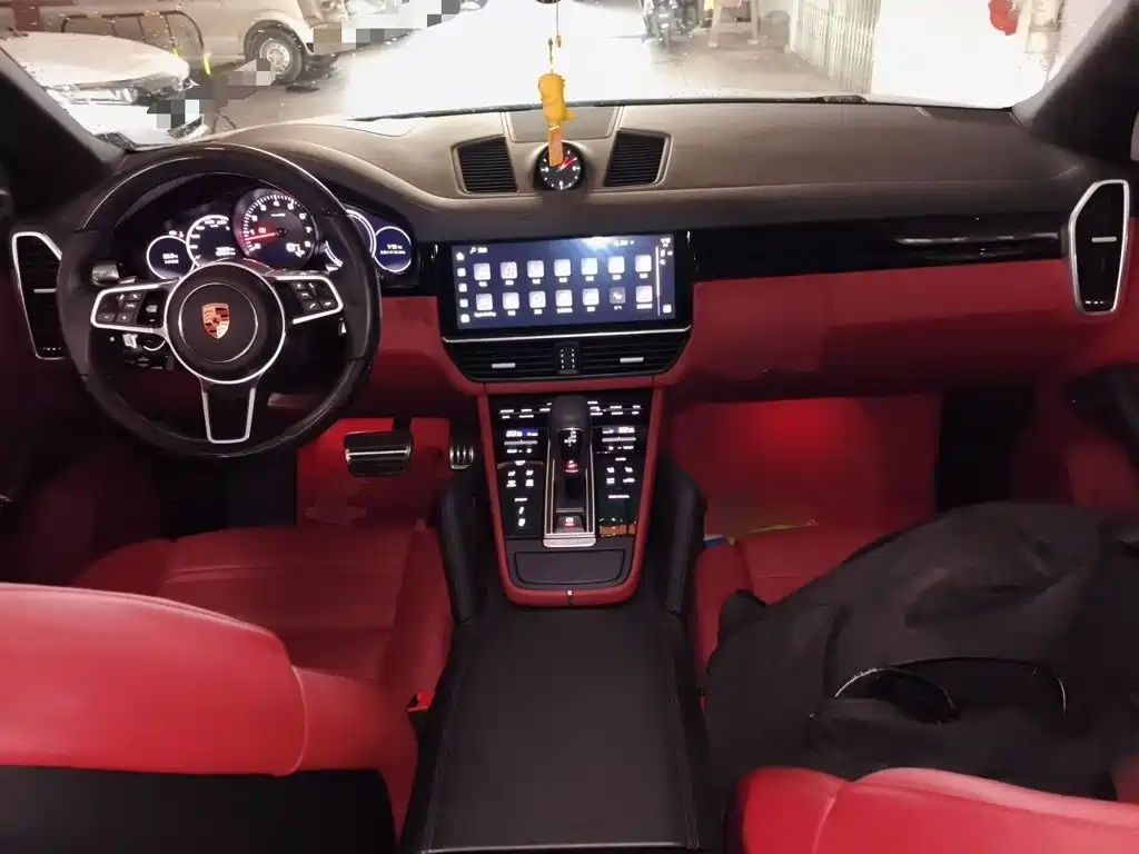 Photo 13 - Porsche Cayenne