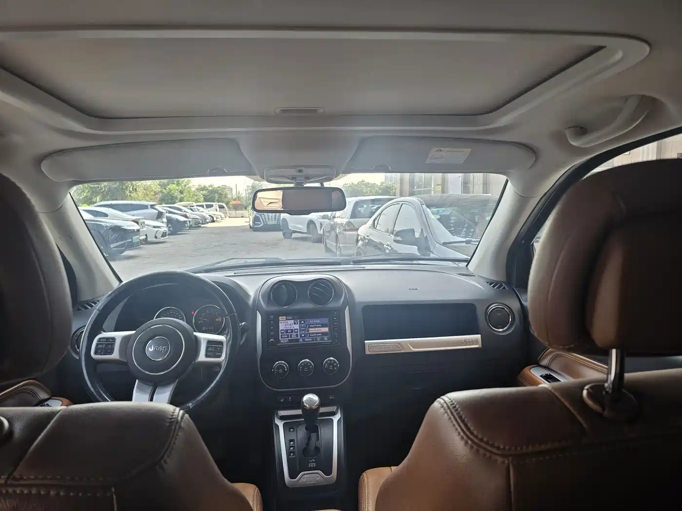 Jeep Compass (Import) 2015 2014 Facelift 2.4L 4WD Luxury Navigation Edition