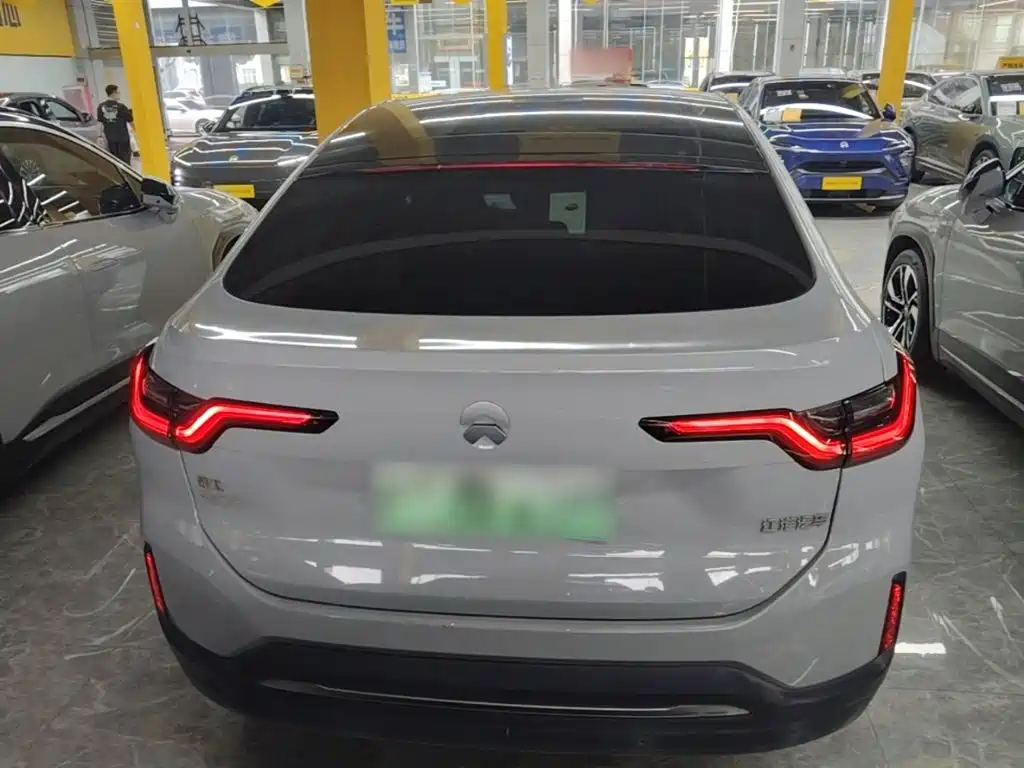 Фото 6 - NIO EC6