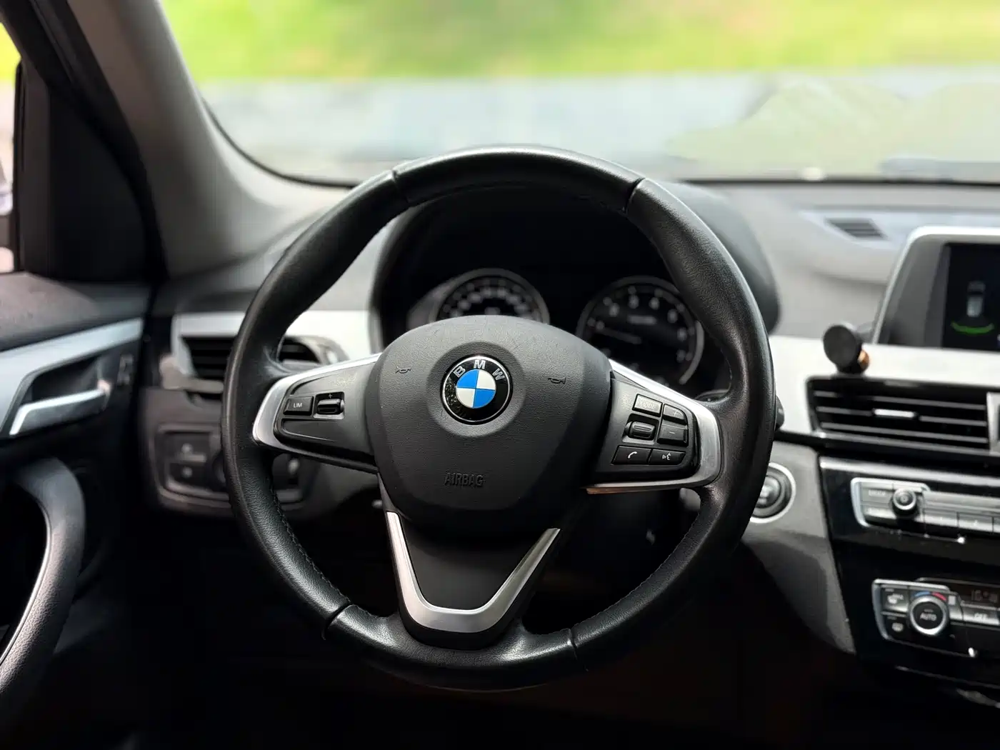 BMW X1 2018 sDrive20Li Leading Model фото 6