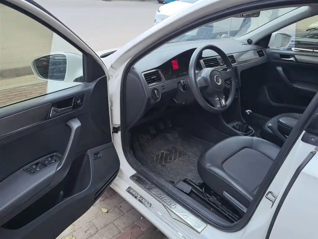 Volkswagen Santana 2013 1.6L Manual Comfort Edition фото 16