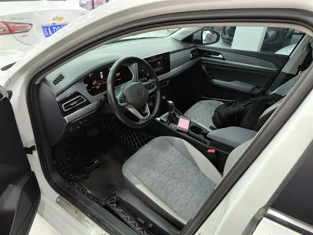 Volkswagen Lavida 2023 280TSI DSG Comfort Edition фото 12