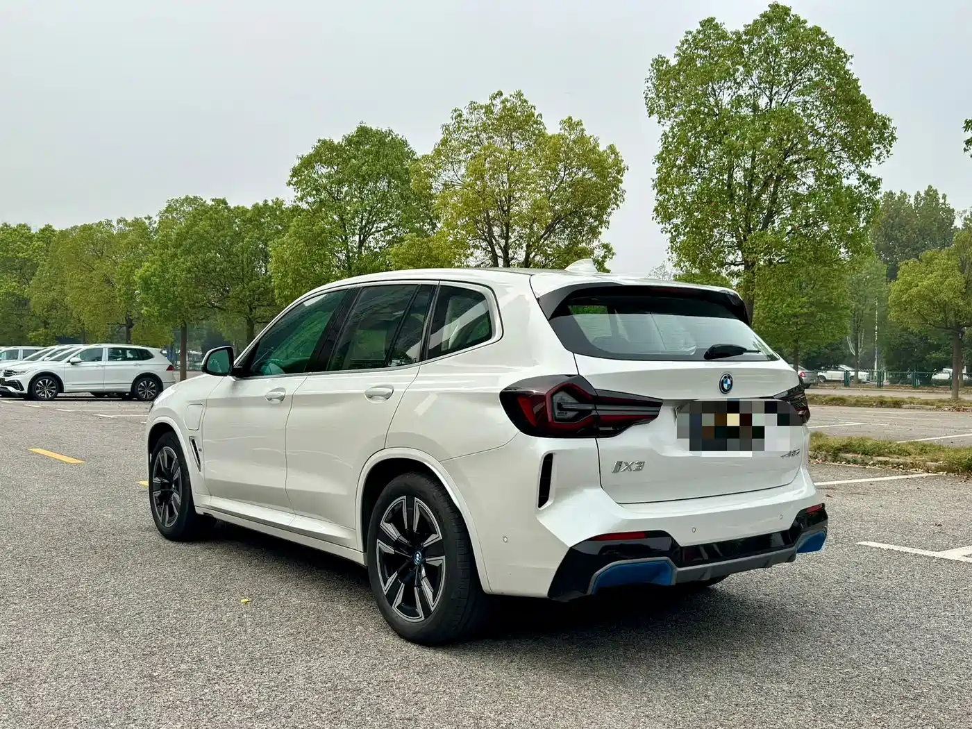 BMW iX3 2023 Leading Type фото 10