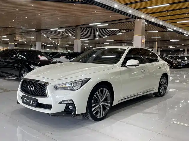 INFINITI Q50L