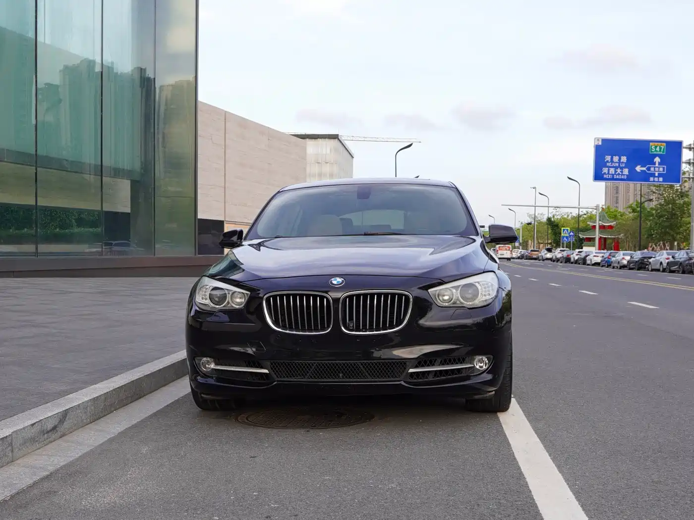 BMW 5 Series GT 2013 535i Leadership фото 2