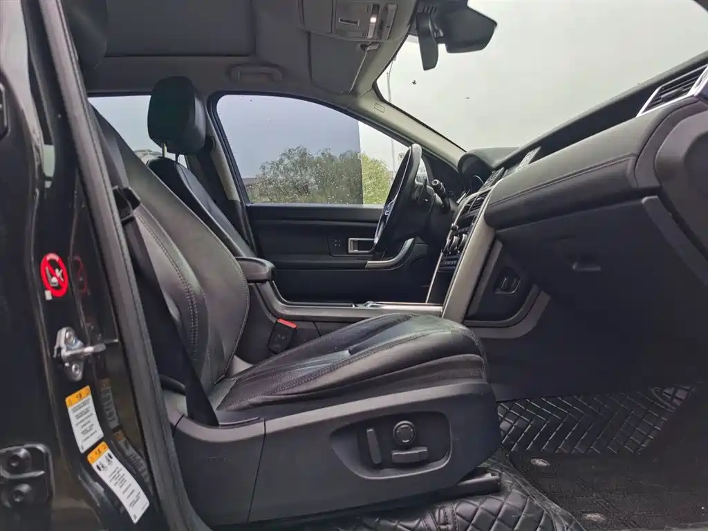 Land Rover Discovery Sport 2017 2.0T HSE фото 16
