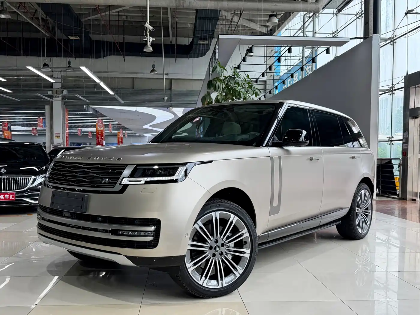 Land Rover Range Rover 2025 3.0 L6 400PS Flourishing Era Extended Wheelbase