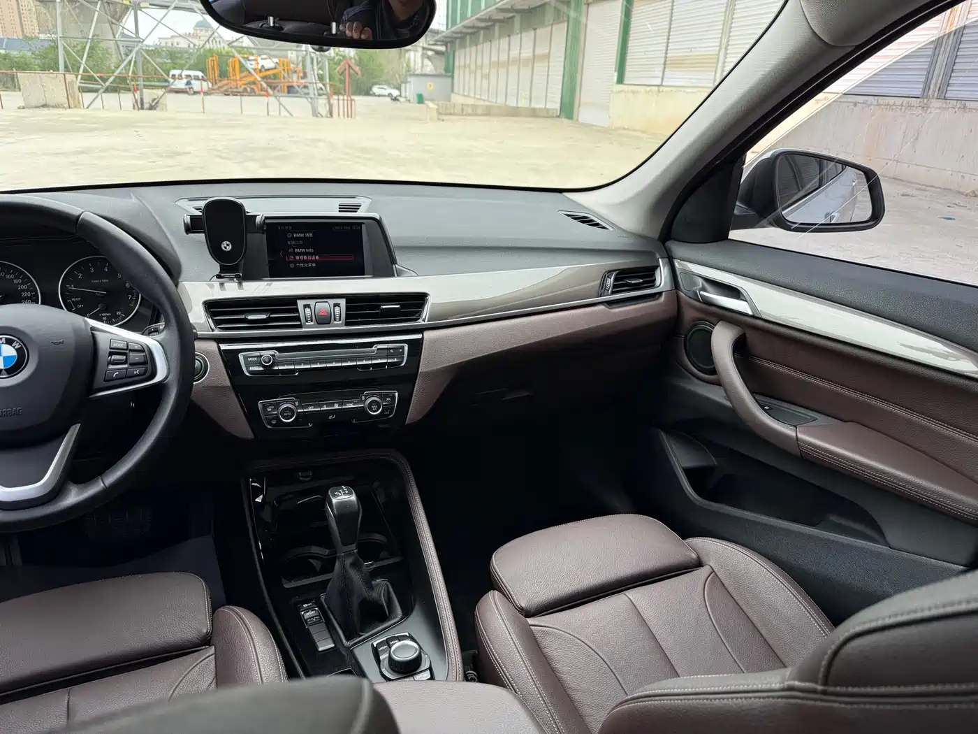 BMW X1 2018 sDrive18Li Premium Model фото 13