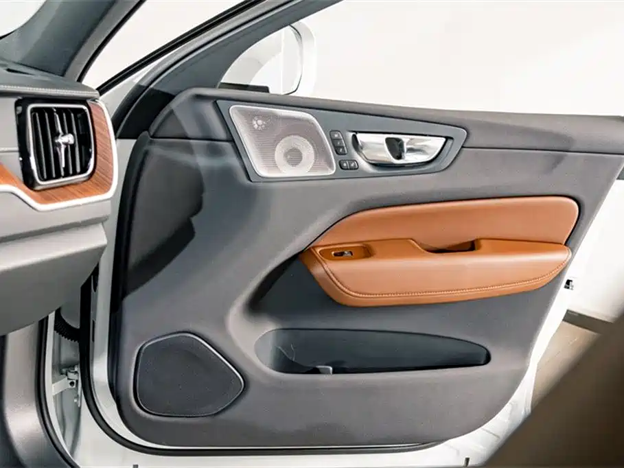 VOLVO XC60 PLUG IN HYBRID