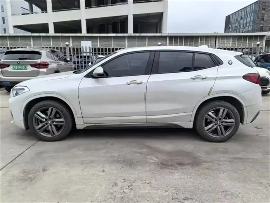 BMW X2
